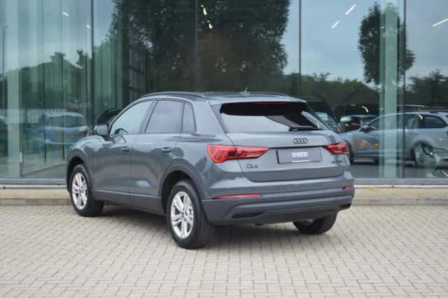 Audi Q3 (2021) thumbnail 3