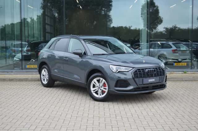Audi Q3 (2021) thumbnail 6