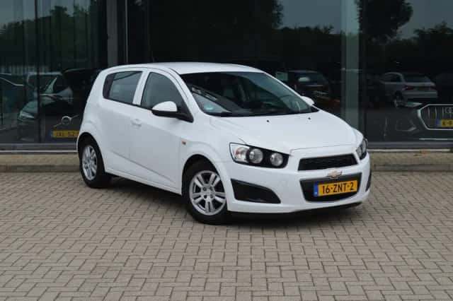 Chevrolet Aveo (2013) thumbnail 6