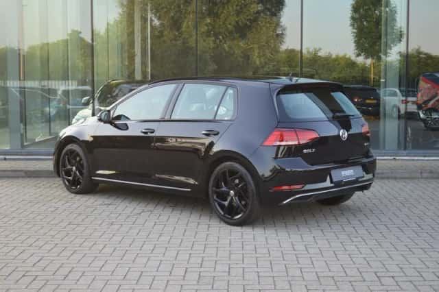 Volkswagen Golf (2019) thumbnail 3