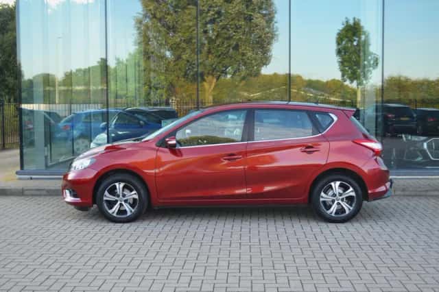Nissan Pulsar (2015) thumbnail 3