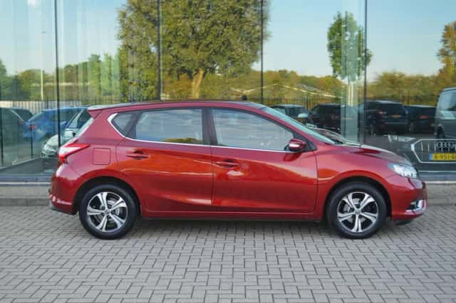 Nissan Pulsar (2015) thumbnail 6