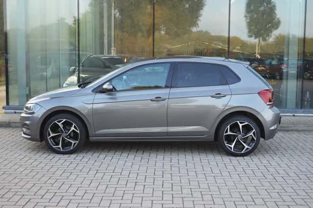 Volkswagen Polo (2018) thumbnail 2