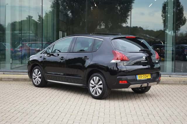 Peugeot 3008 (2016) thumbnail 3