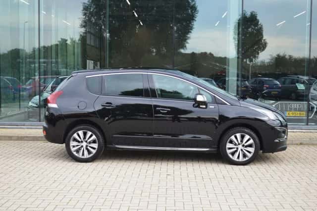Peugeot 3008 (2016) thumbnail 5