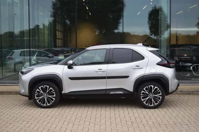 Toyota Yaris Cross (2022) thumbnail 2
