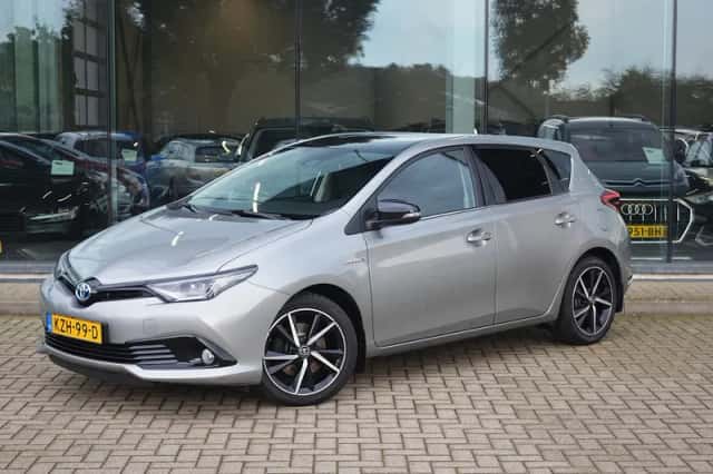 Toyota Auris (2018) thumbnail 1