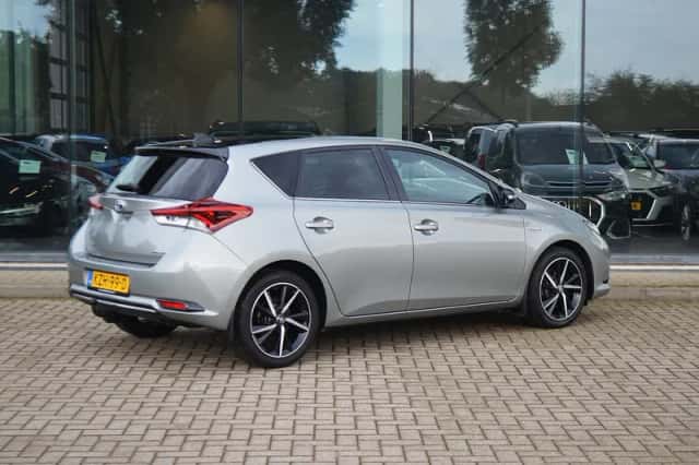 Toyota Auris (2018) thumbnail 4
