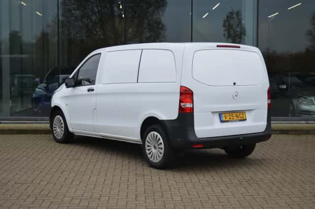 Mercedes-Benz Vito (2017) thumbnail 3