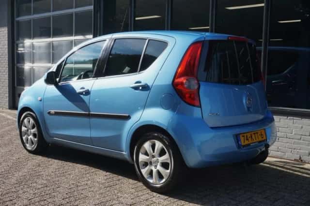 Opel Agila (2010) thumbnail 5