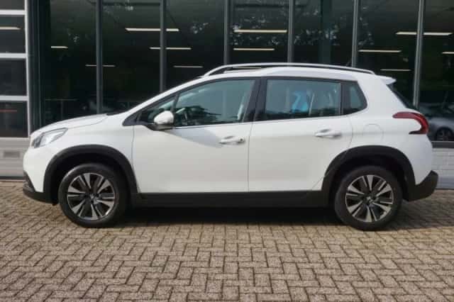 Peugeot 2008 (2017) thumbnail 3