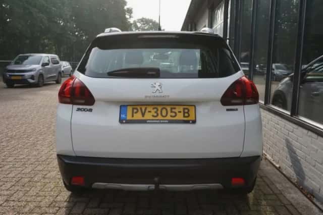 Peugeot 2008 (2017) thumbnail 5