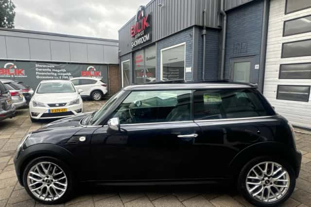 MINI Cooper (2007) thumbnail 4
