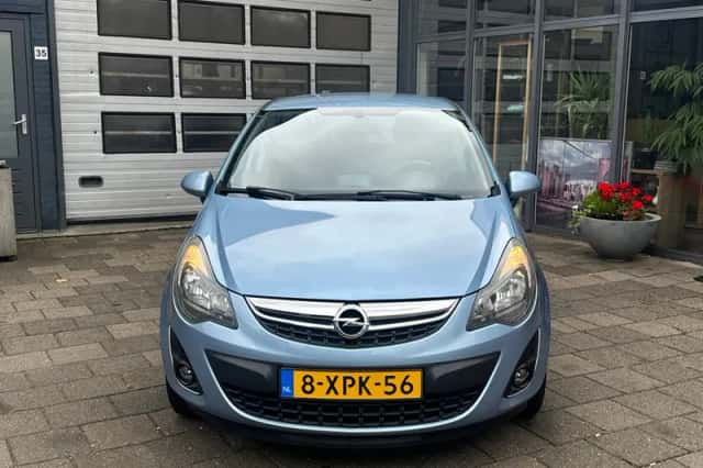 Opel Corsa (2014) thumbnail 2