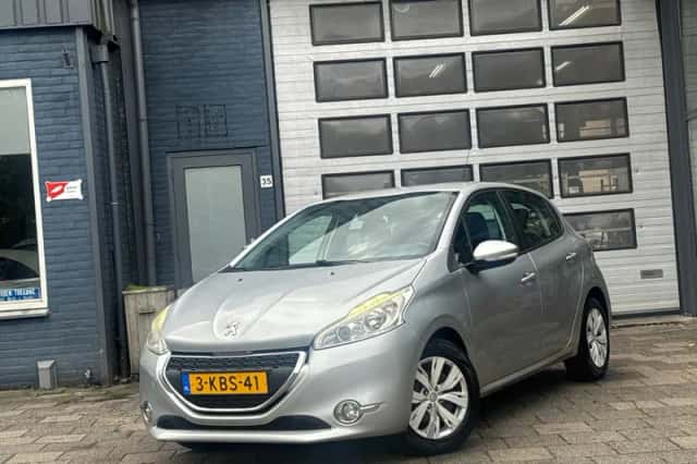 Peugeot 208 (2013) thumbnail 1
