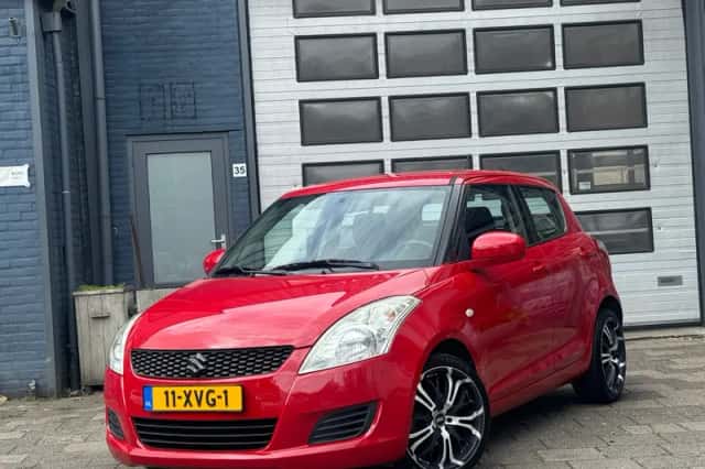 Suzuki Swift (2011) thumbnail 1