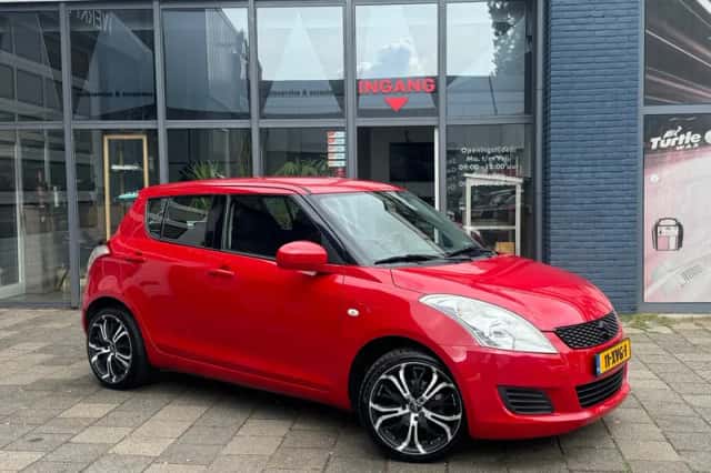 Suzuki Swift (2011) thumbnail 3