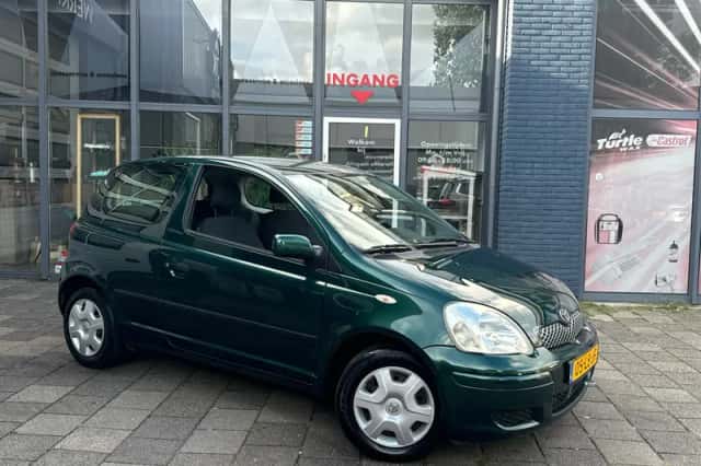 Toyota Yaris (2003) thumbnail 2