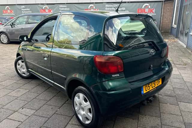 Toyota Yaris (2003) thumbnail 5