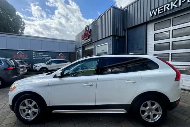 Volvo XC60 (2011) thumbnail 5