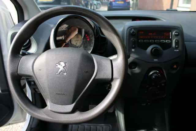 Peugeot 108 (2017) thumbnail 5
