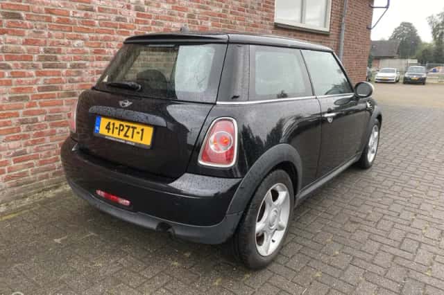 MINI One (2011) thumbnail 4