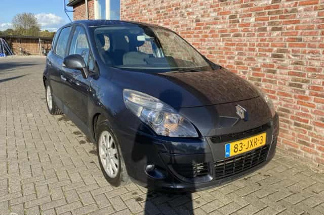 Renault Scénic (2009) thumbnail 2