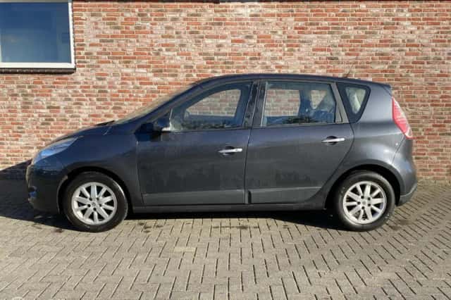 Renault Scénic (2009) thumbnail 5