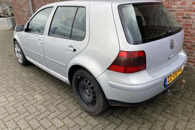 Volkswagen Golf (1999) thumbnail 3