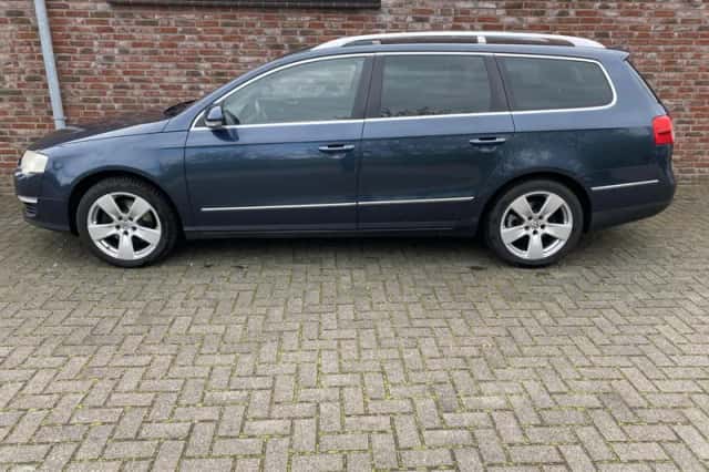 Volkswagen Passat (2006) thumbnail 2