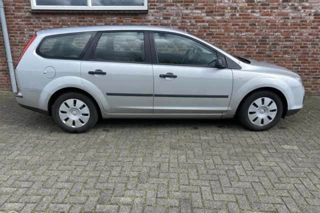 Ford Focus (2006) thumbnail 5