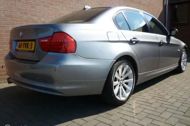 BMW 3-Serie (2010) thumbnail 4