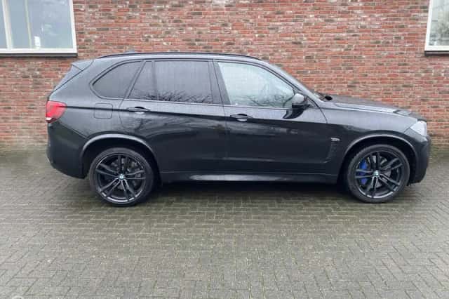 BMW X5 (2017) thumbnail 5