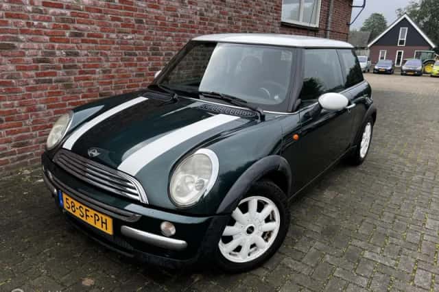 MINI Cooper (2001) thumbnail 1