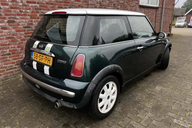 MINI Cooper (2001) thumbnail 6