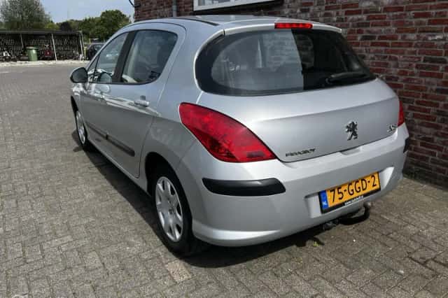 Peugeot 308 (2008) thumbnail 3