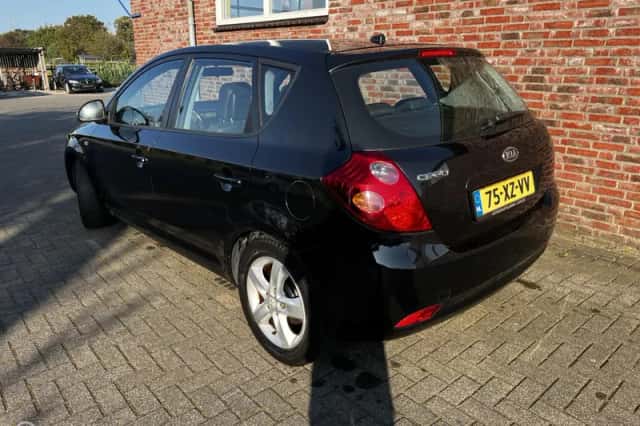 Kia Ceed (2007) thumbnail 3