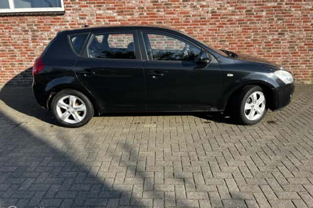 Kia Ceed (2007) thumbnail 5
