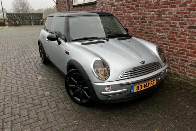 MINI Cooper (2003) thumbnail 6