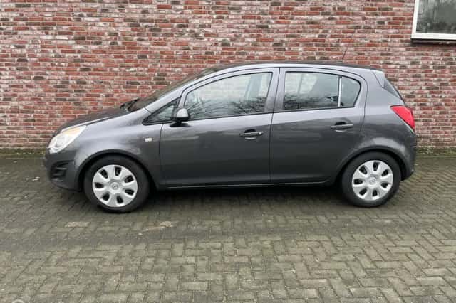 Opel Corsa (2012) thumbnail 2