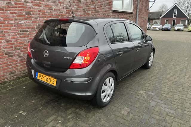 Opel Corsa (2012) thumbnail 5
