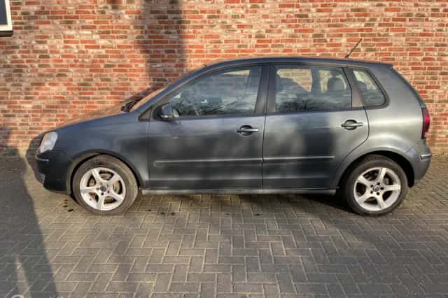 Volkswagen Polo (2005) thumbnail 2
