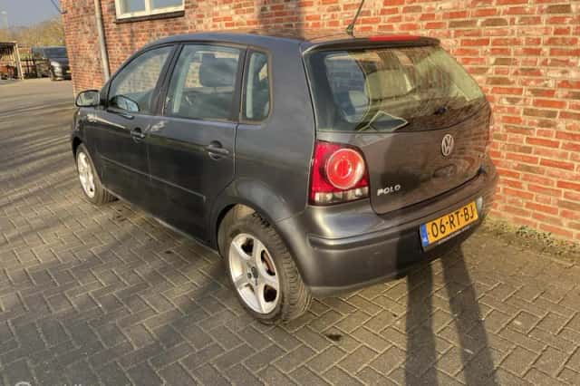 Volkswagen Polo (2005) thumbnail 3