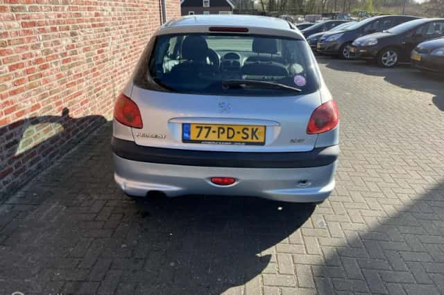 Peugeot 206 (2004) thumbnail 4