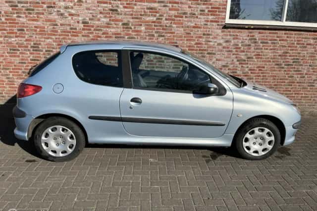 Peugeot 206 (2004) thumbnail 6
