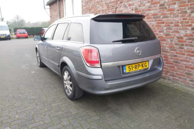 Opel Astra (2005) thumbnail 3