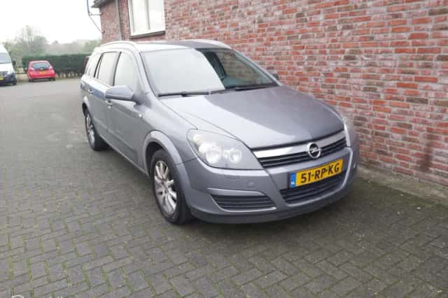 Opel Astra (2005) thumbnail 4
