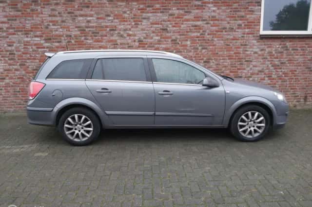 Opel Astra (2005) thumbnail 5