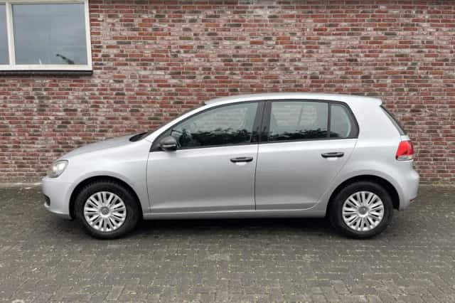 Volkswagen Golf (2012) thumbnail 2