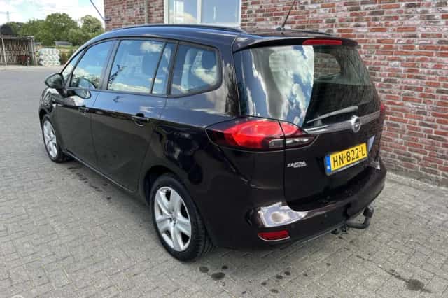 Opel Zafira (2012) thumbnail 3